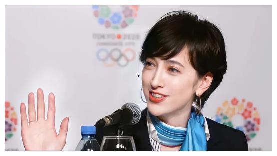 娱乐吃瓜君和八姨太,八姨太幕后故事大曝光！